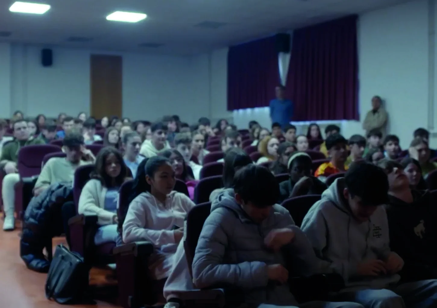 Alumnado reunido en el IES La Ería de Oviedo durante las sesiones de CIMA10